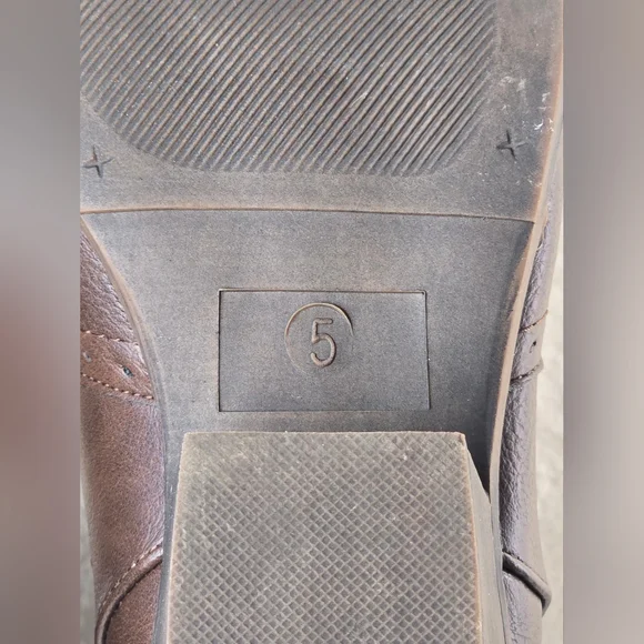 Brown Cowgirl Boots - Picture 16 of 16